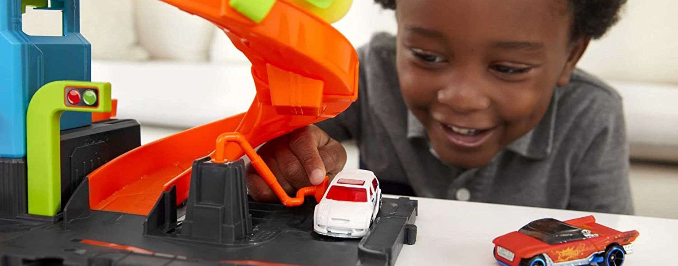 Idea Regalo Per I Pi Piccoli Questa Magnifica Torre Hot Wheels In Offerta