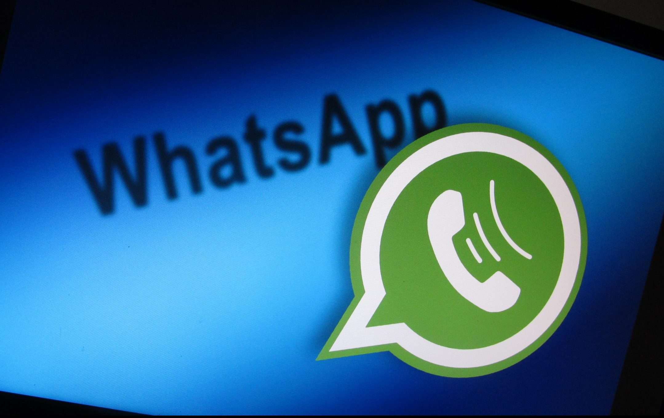 Android Whatsapp: dark mode preview nella Beta