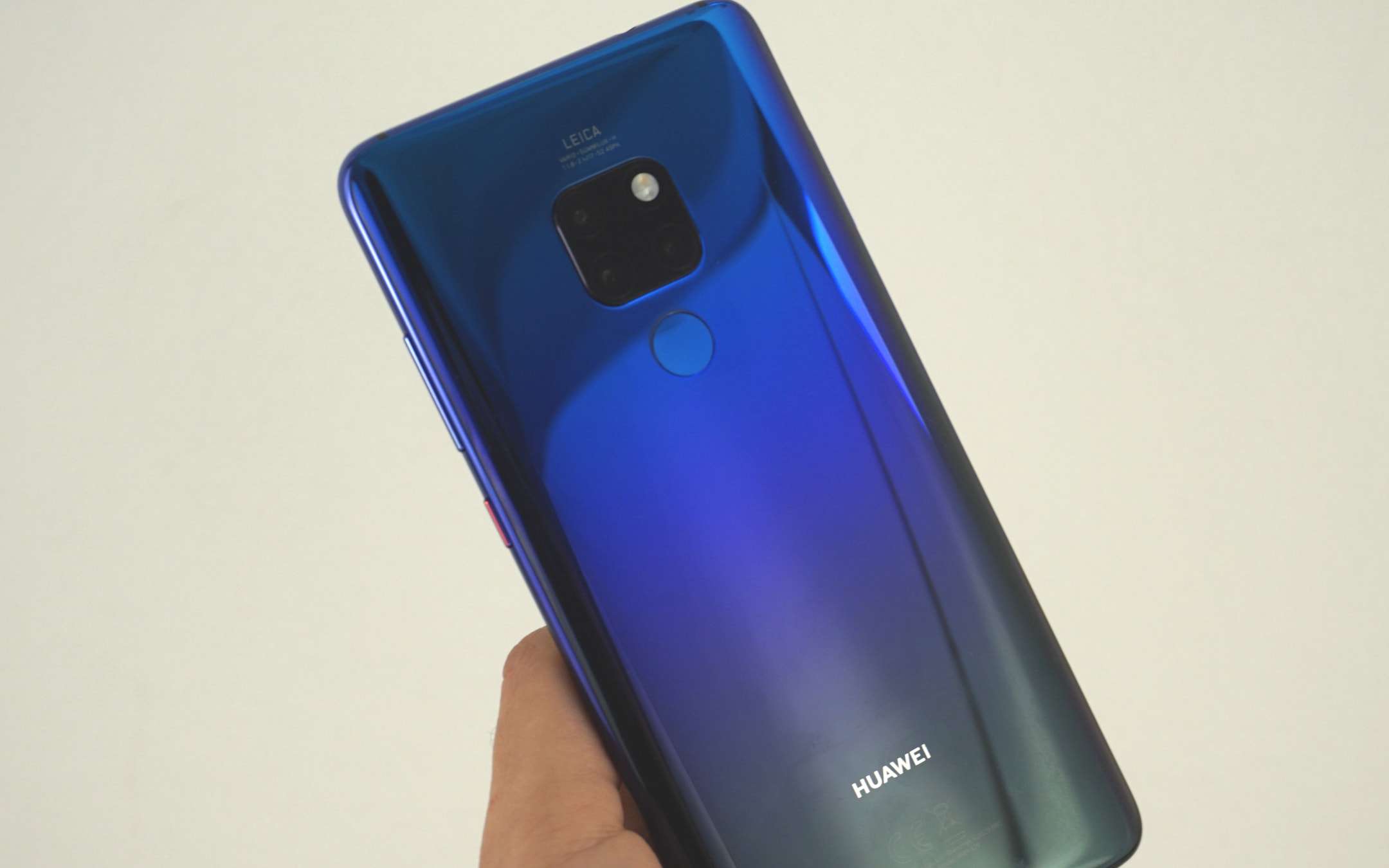 Huawei Mate 30 Pro avvistato in metro, anche lui