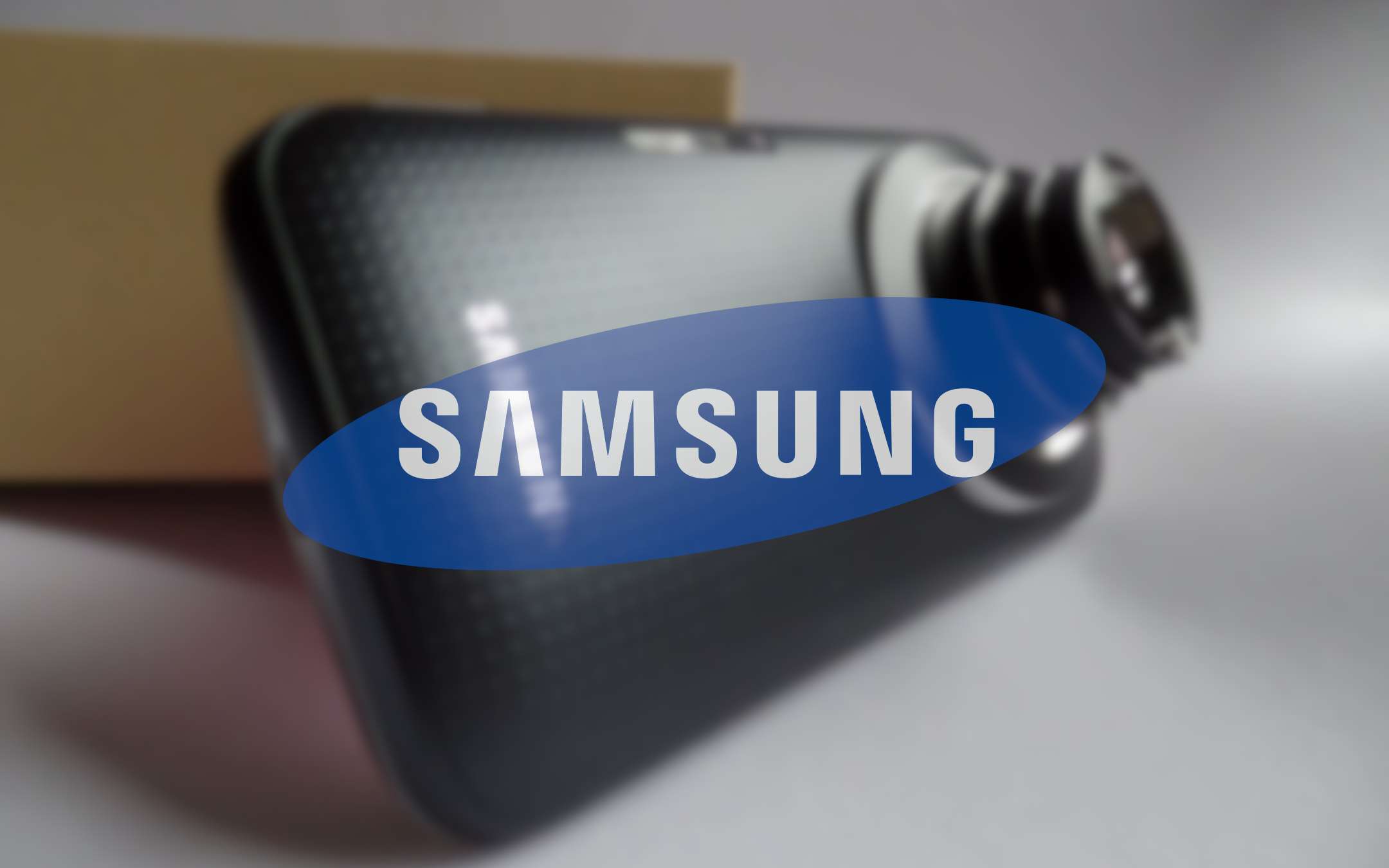 Galaxy S11: Samsung testa la fotocamera periscopio