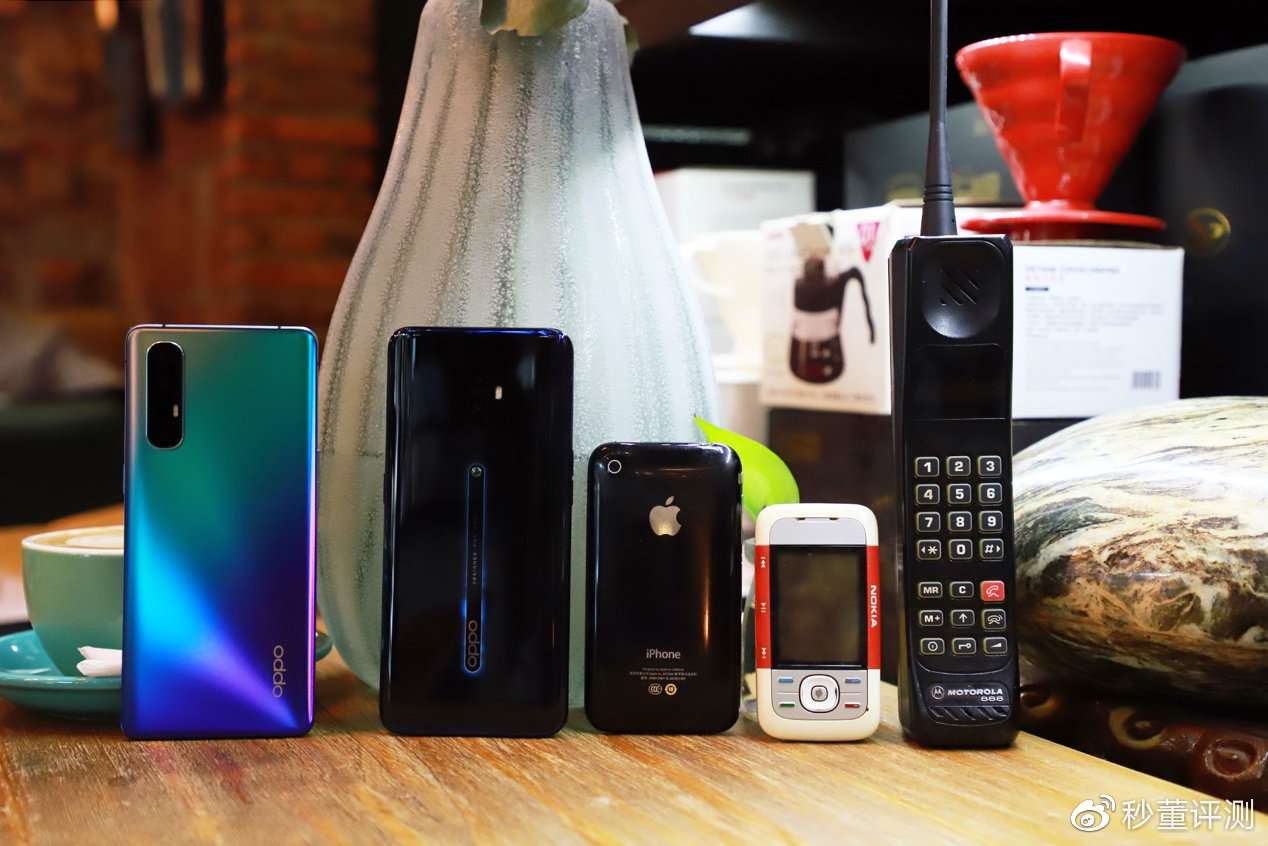 OPPO Reno3 confronto