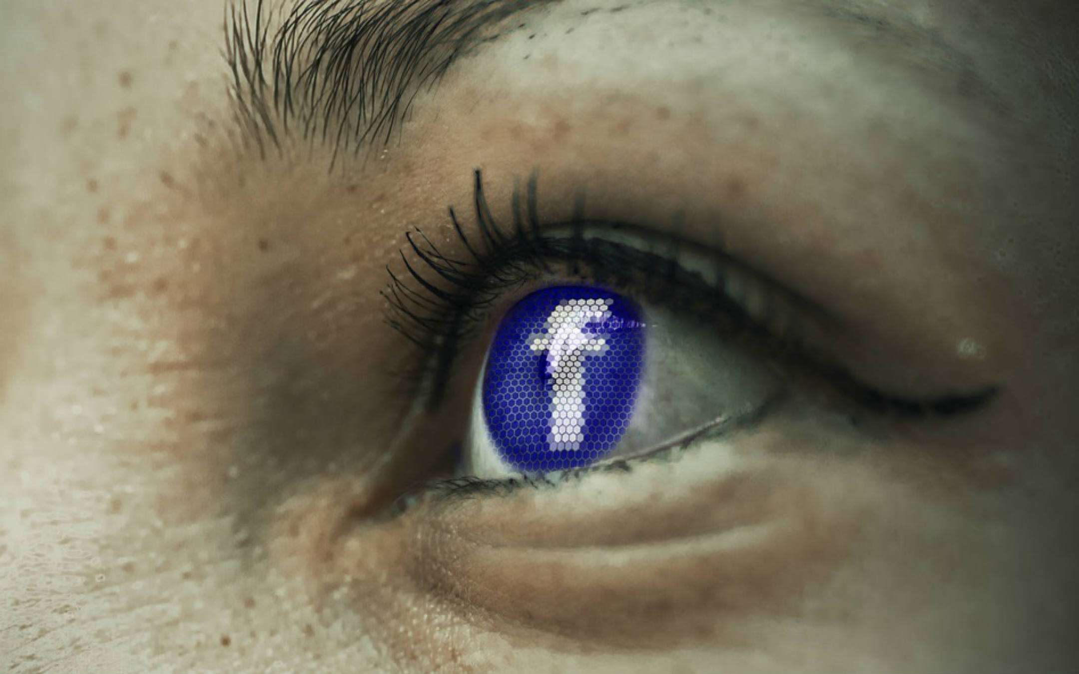 Facebook è l'app più scaricata del decennio