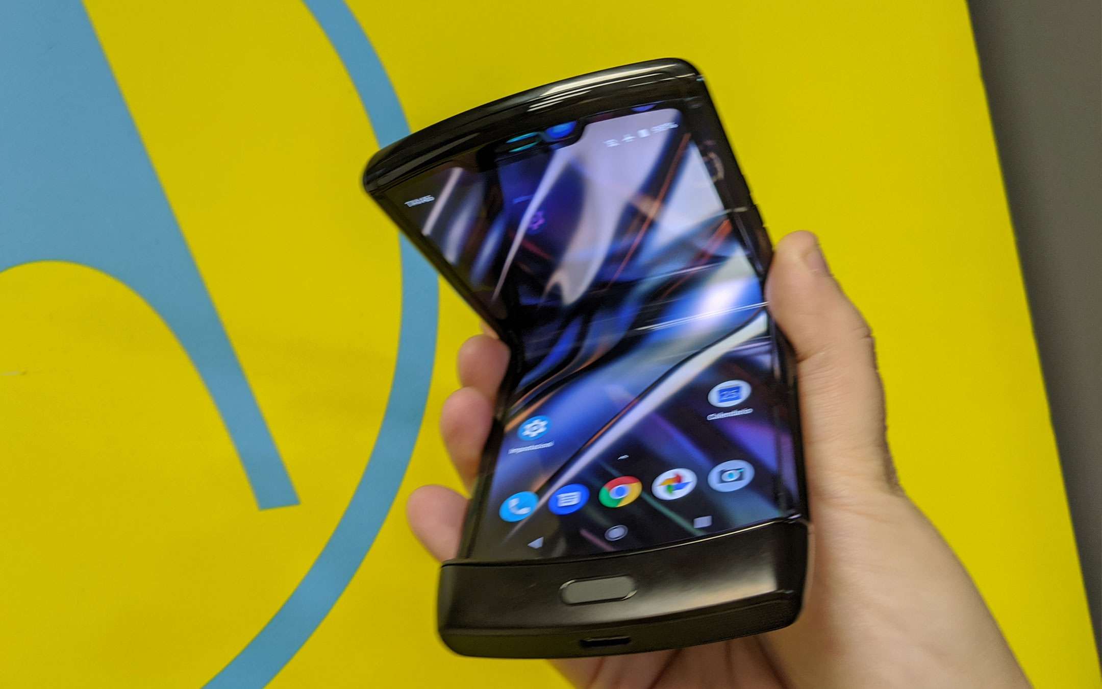 Motorola razr: meglio nero o dorato? (nuove foto)