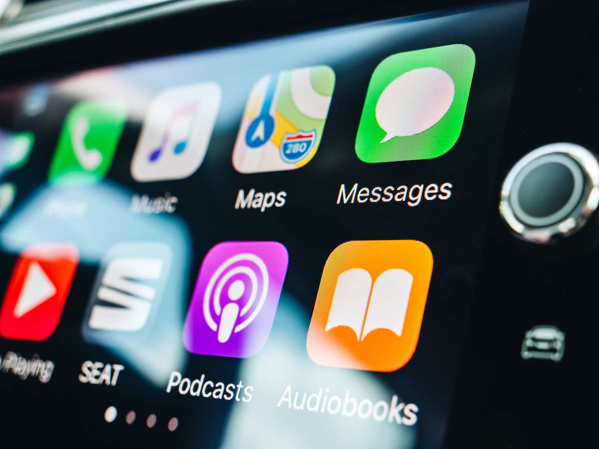 Google Podcast è adesso disponibile per Apple CarPlay