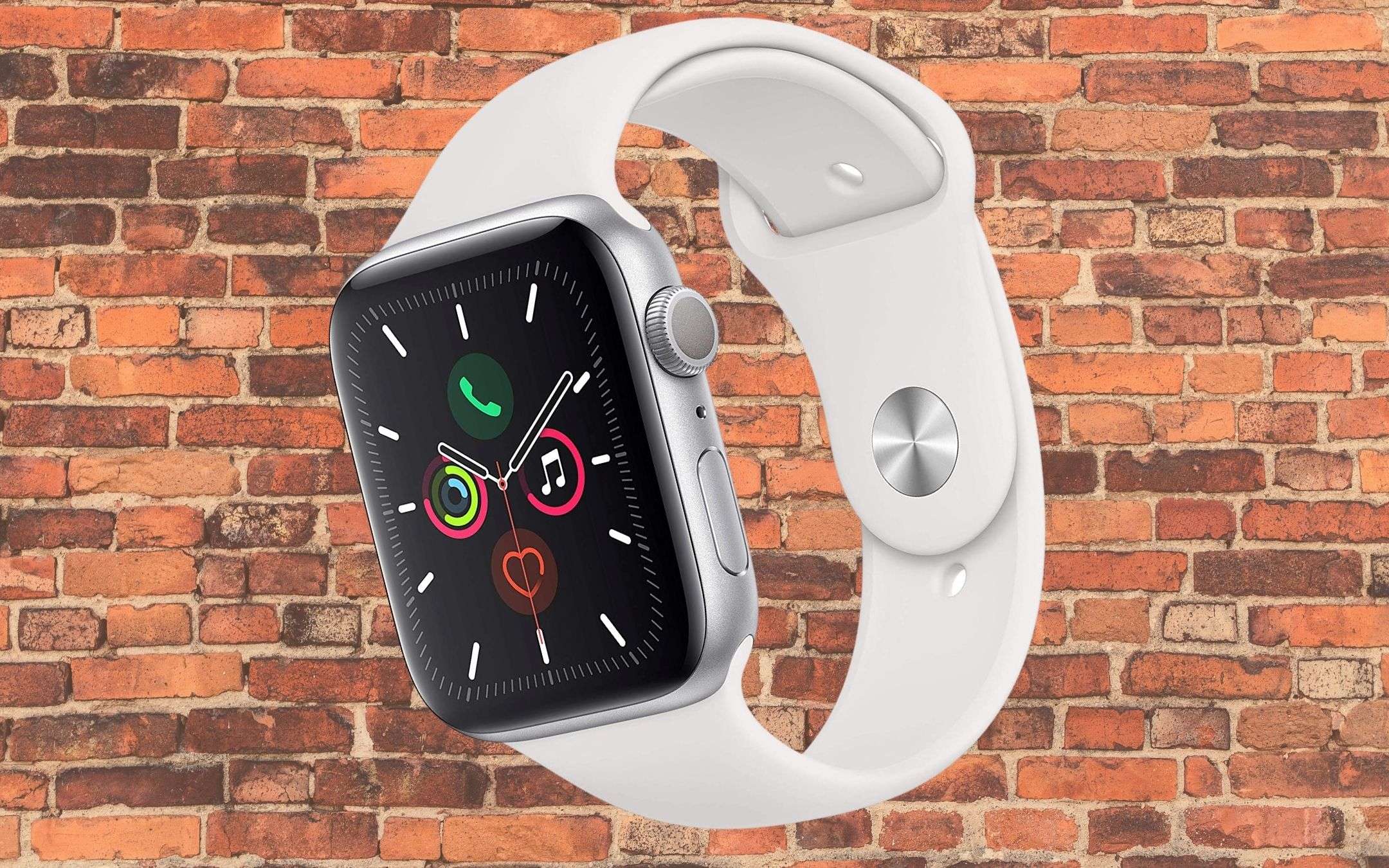 Apple Watch 5: doppio sconto combinato su Amazon