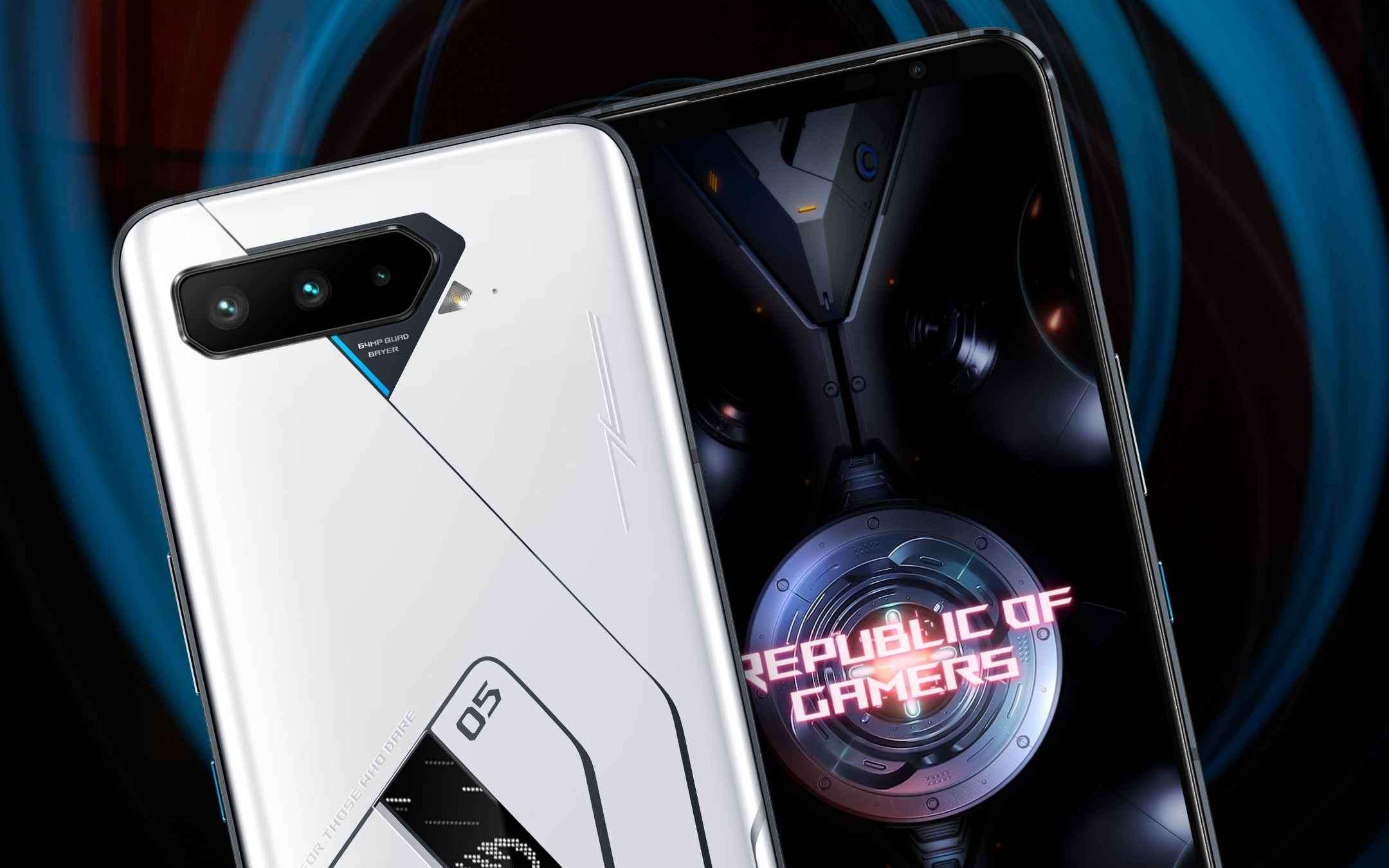 ASUS ROG Phone 5 ufficiali: tanta POTENZA