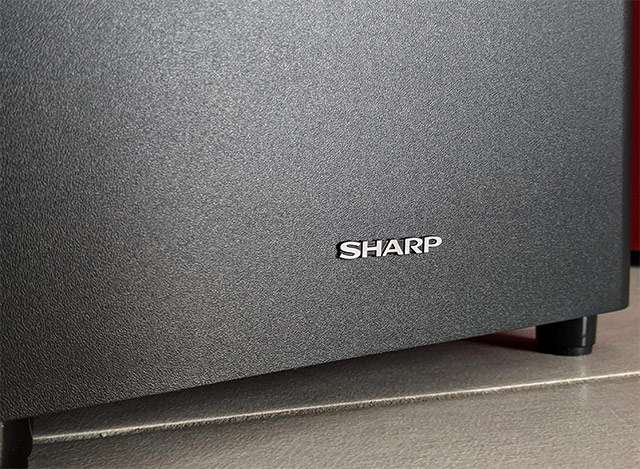 Sharp HT-SBW460: un dettaglio del subwoofer