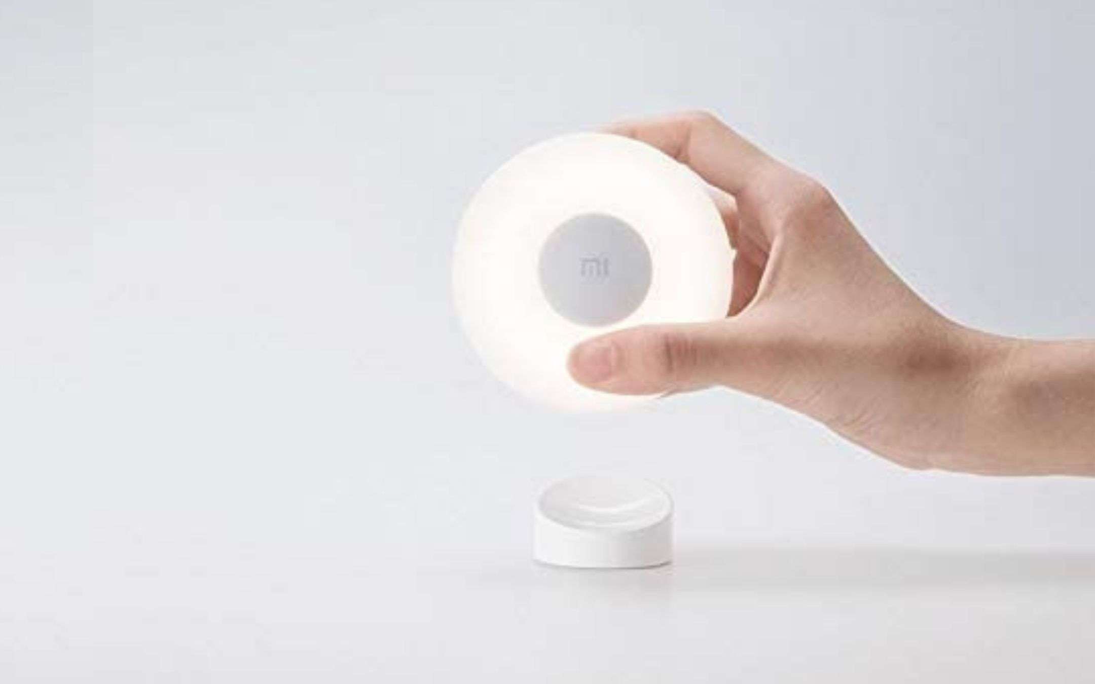 Xiaomi, meraviglia: la luce da notte la porti ovunque (11€)