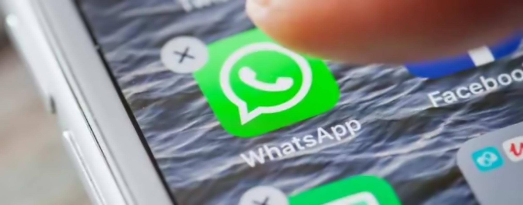 WhatsApp: il semplice trucco per accedere al menu nascosto