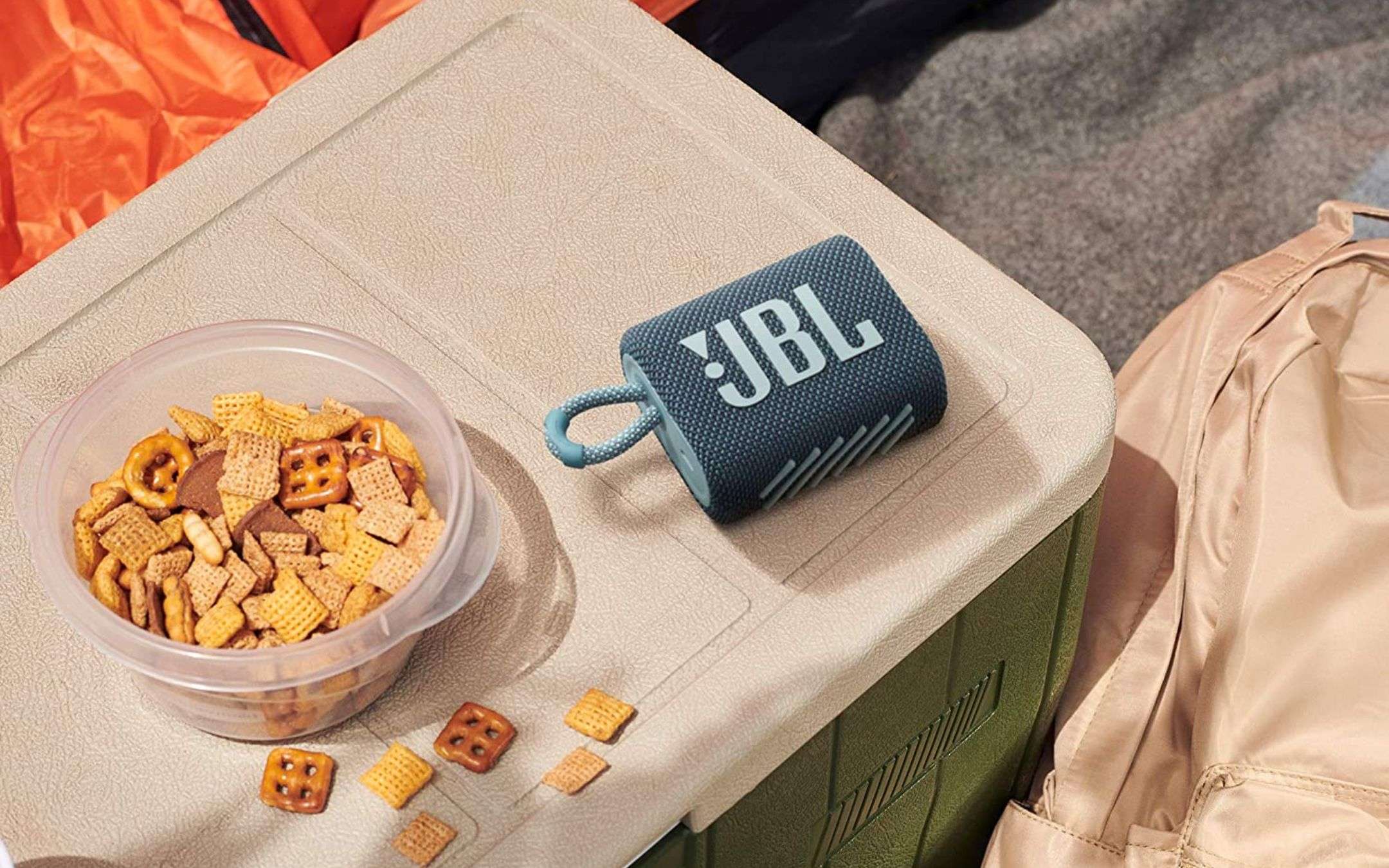 JBL, speaker BT piccolo e IMPERMEABILE a prezzo RIDICOLO (29€)