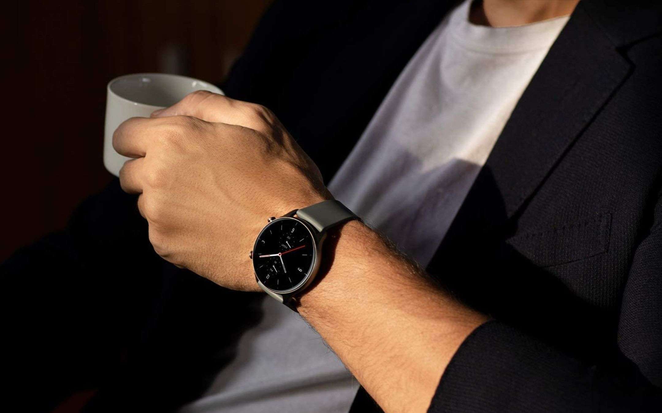 Amazfit GTR 2e, smartwatch di design con GPS a prezzo WOW (-27%)