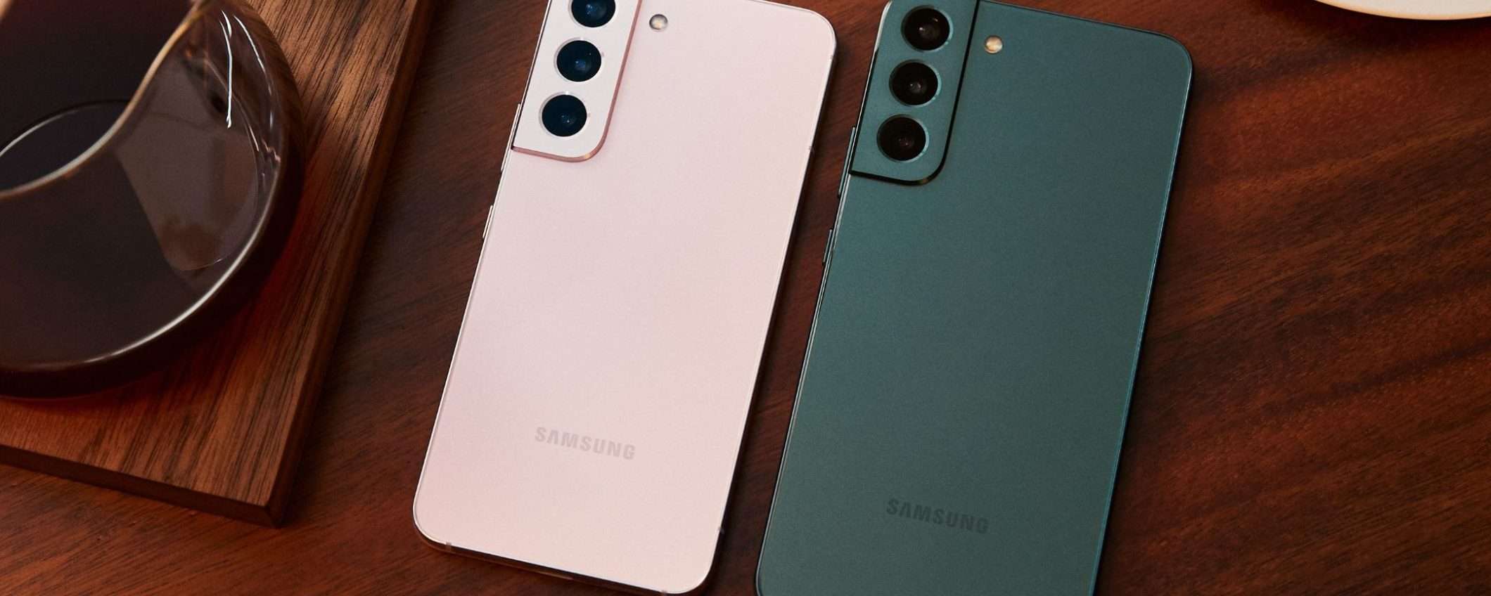 Samsung Galaxy S22 5G: in offerta su Amazon e c'è anche un pratico REGALO