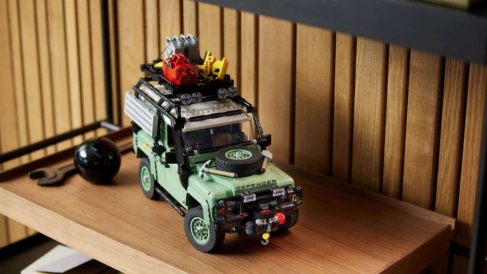 LEGO Land Rover Classic Defender 90