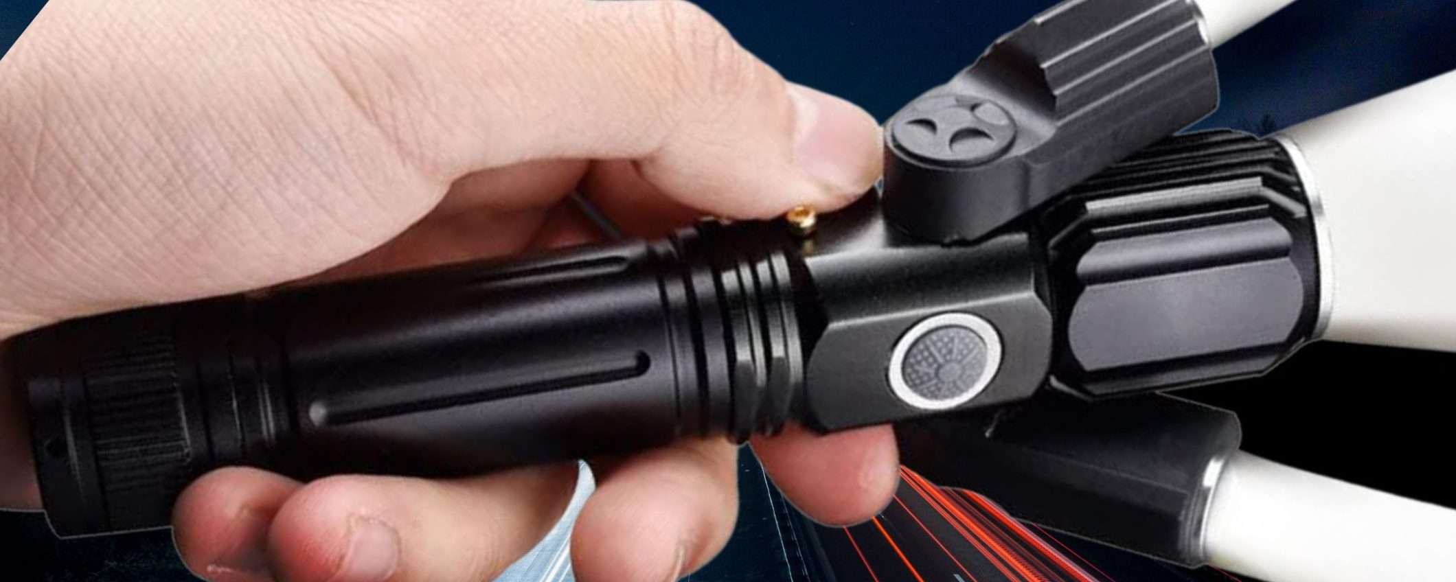 Pazzesca torcia ricaricabile con 3 teste orientabili: GENIALATA a 17€ (-50%)