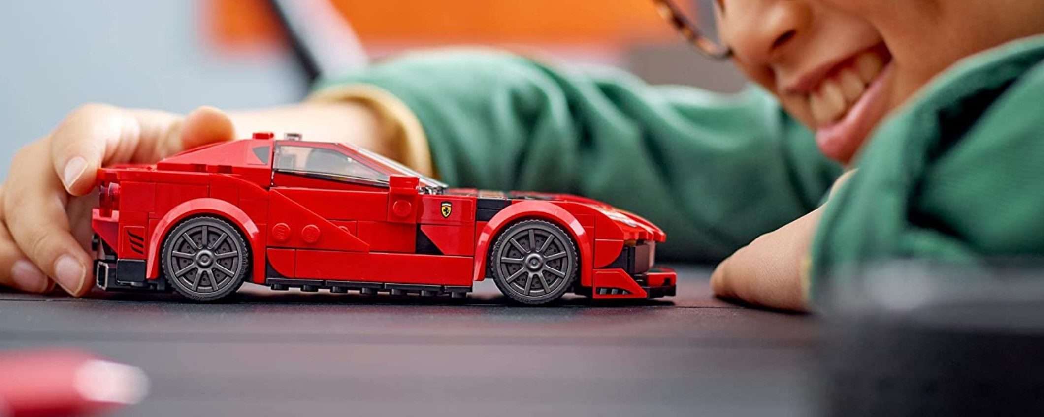 Set LEGO Ferrari 812 Competizione in offerta: costruisci un'auto da sogno