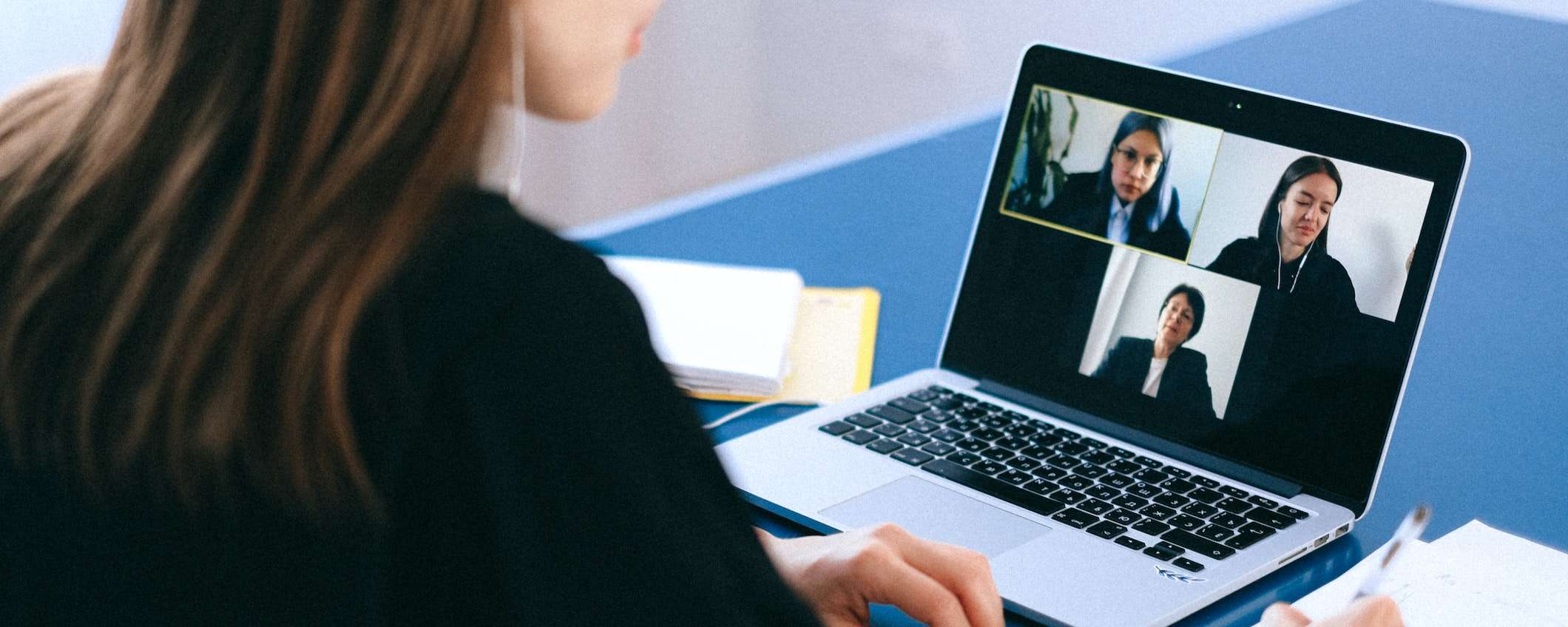 Come effettuare una videochiamata Skype con più utenti