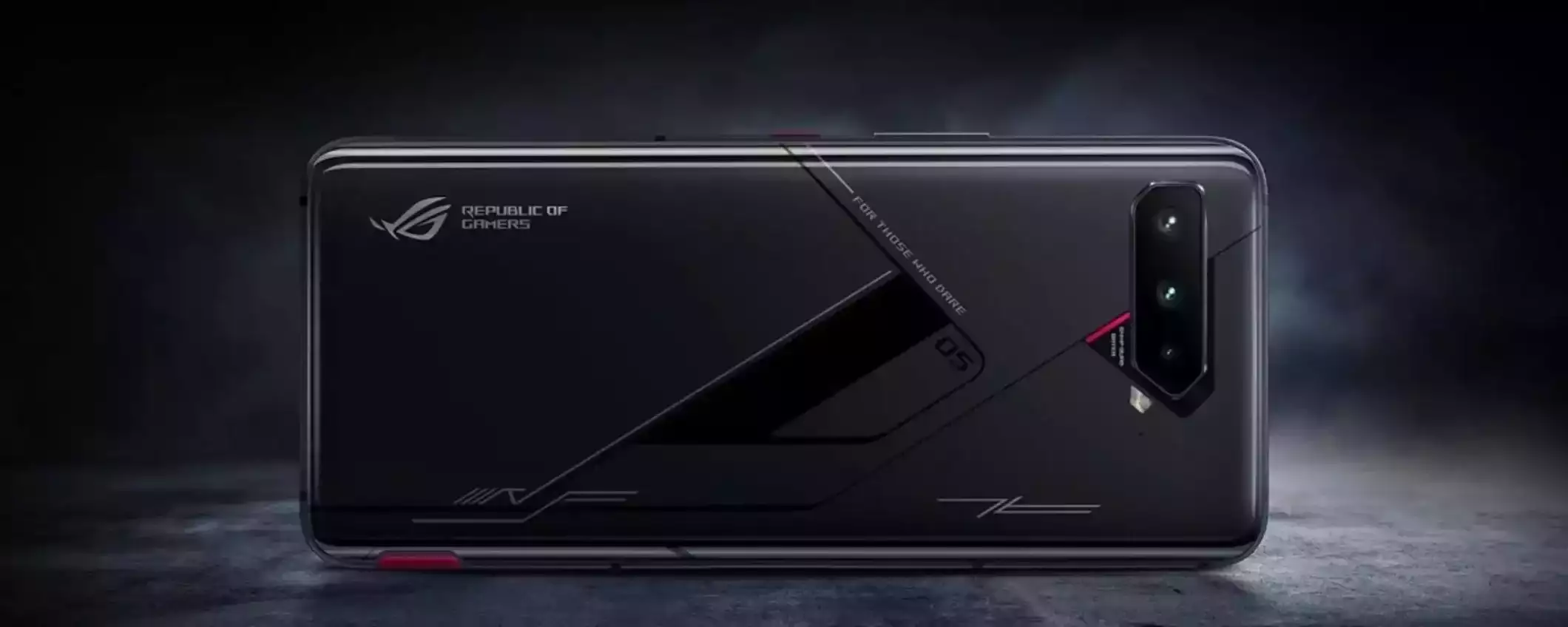 Asus ROG Phone 8 si mostra online: sarà un MOSTRO di potenza