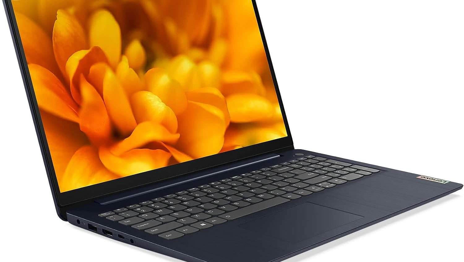 Il Lenovo IdeaPad 3, un ottimo laptop economico, è in offerta su Amazon