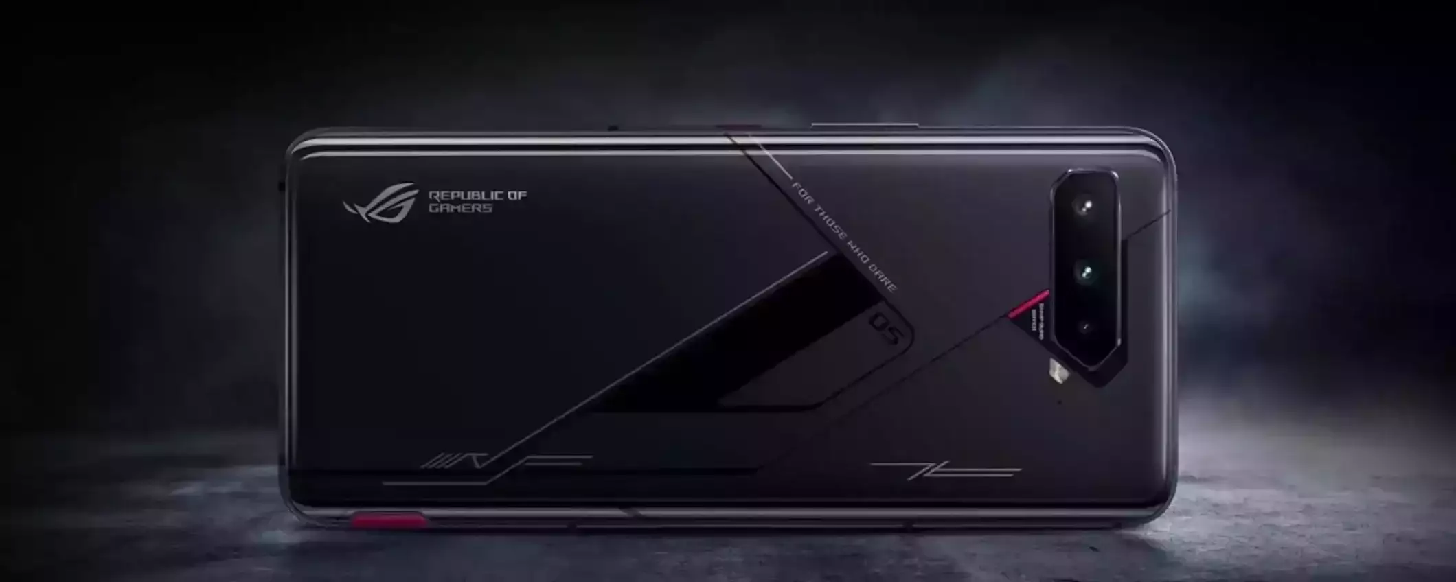 Asus ROG Phone 8 Ultimate si mostra online e ha il nuovo processore di Qualcomm