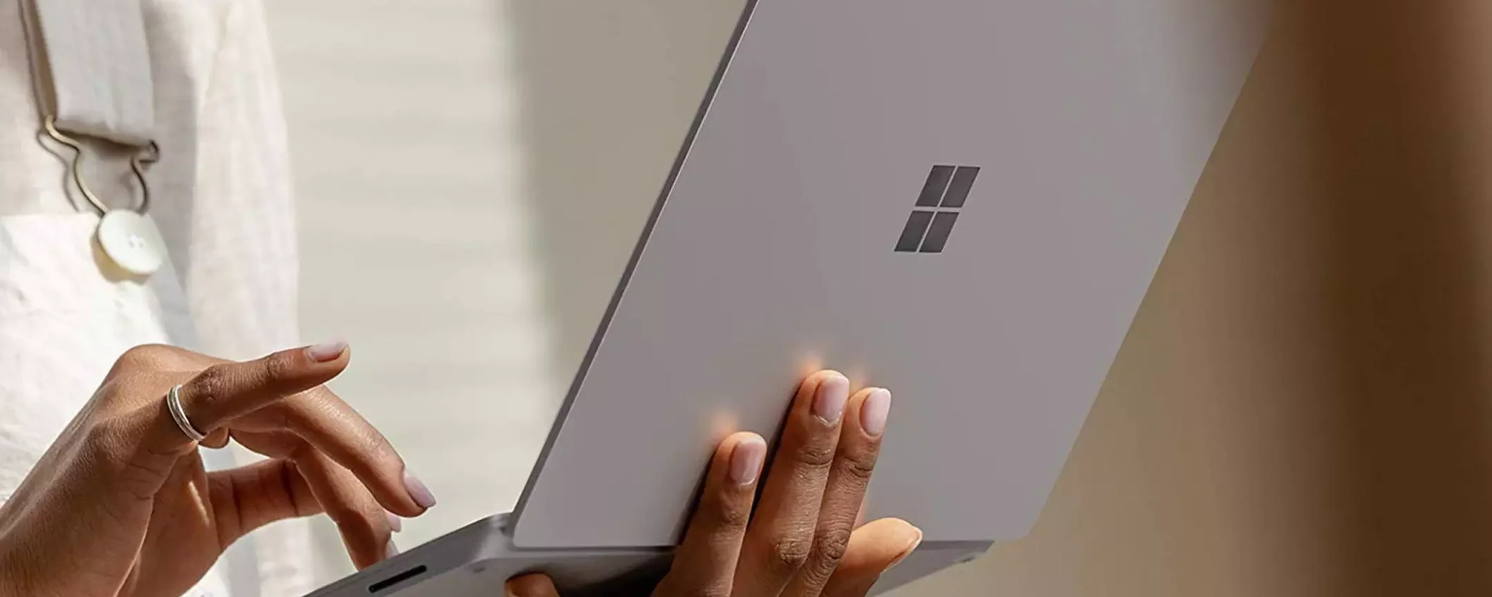 Microsoft Surface Laptop Go 2 a 649€ è perfetto per STUDENTI e non solo