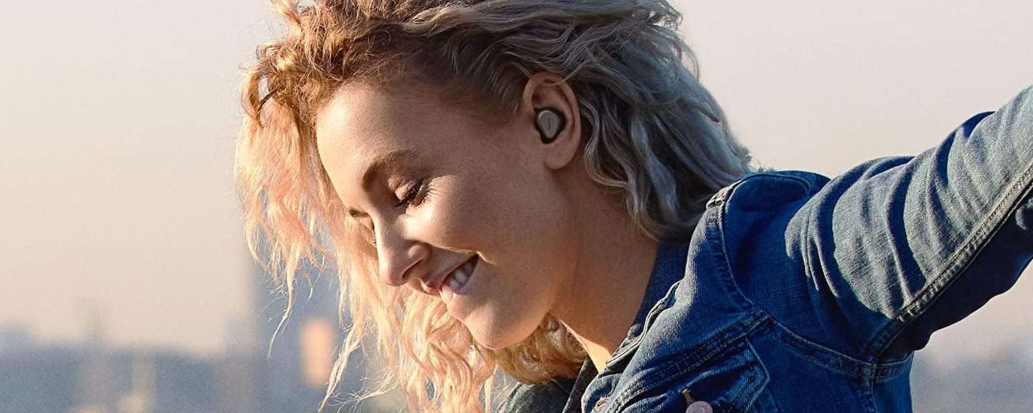 Sound AVVOLGENTE e bassi POTENTI: Jabra Elite 3 giù del 38%