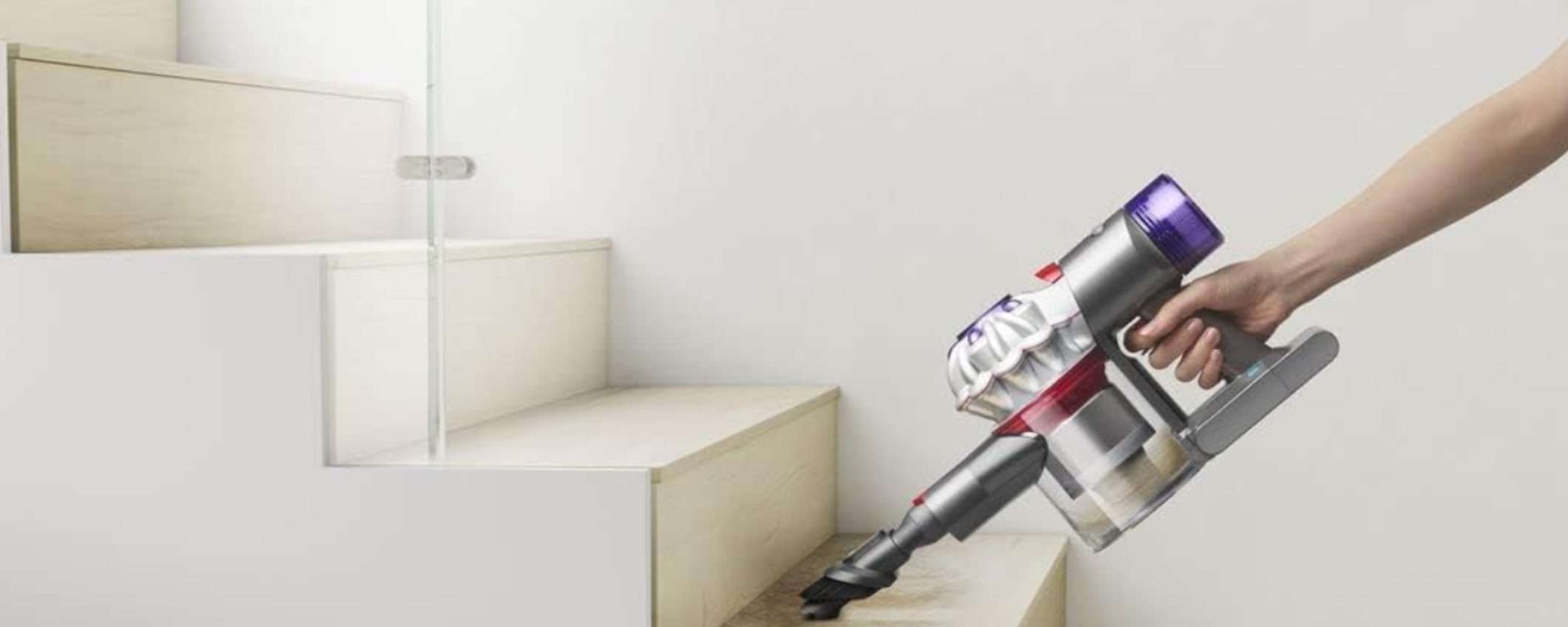 Dyson V8: aspirapolvere portatile DEFINITIVO a soli 279€ da Unieuro