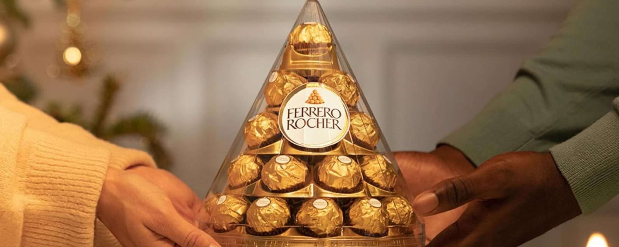 Ferrero Rocher, MEGA pirapide a 14€: 28 cioccolatini, sconto 45%