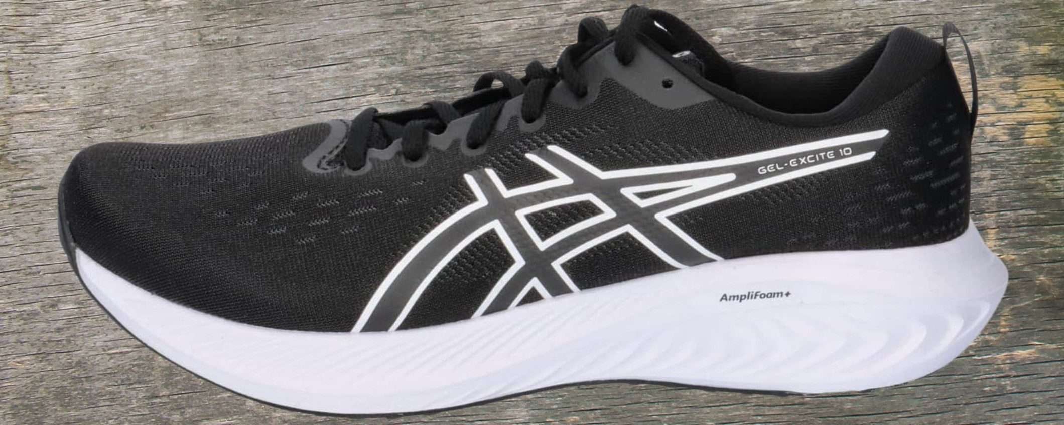 Scarpe Asics a METÀ PREZZO su Amazon: bastano 45€