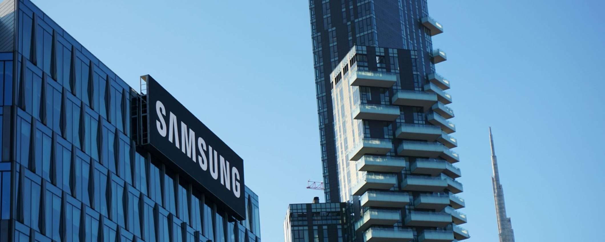 Samsung è in vena di regali: ecco come ottenere tablet, smartwatch e auricolari in omaggio