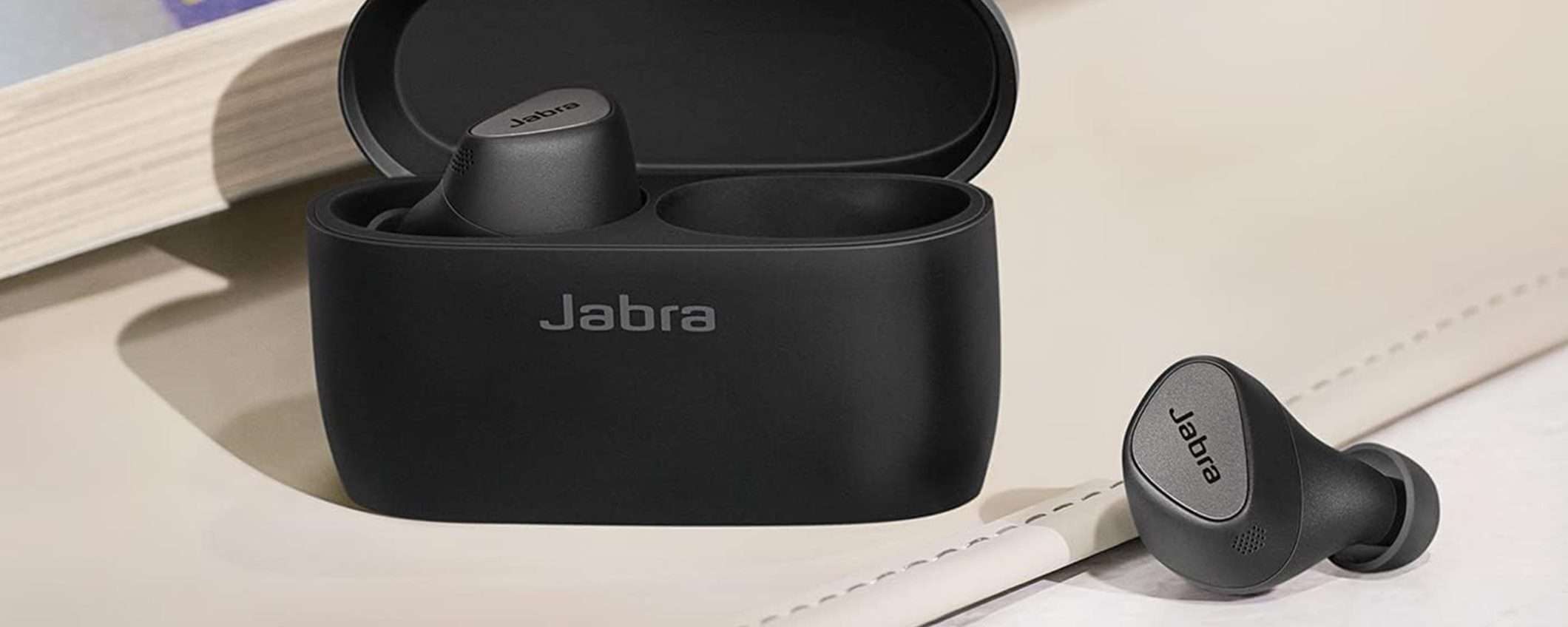 Jabra Elite 5: la colorazione Nera scende fino a 118€ su Amazon