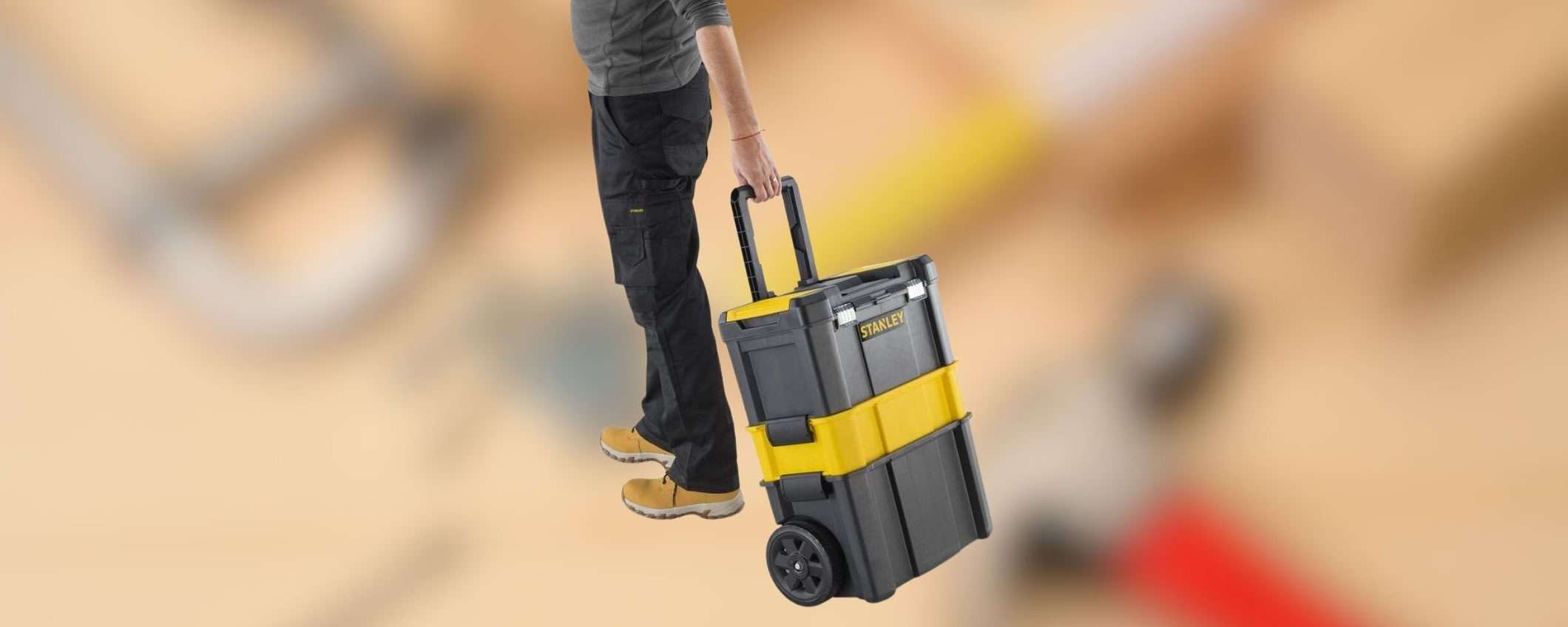 Carrello porta utensili Stanley a TRE LIVELLI: solo 35,95€ su Amazon con il 39% di sconto