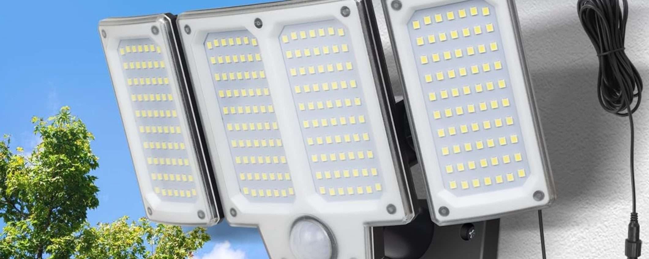 Luce solare con 280 LED e telecomando a 14€ su Amazon: fa TANTISSIMA luce