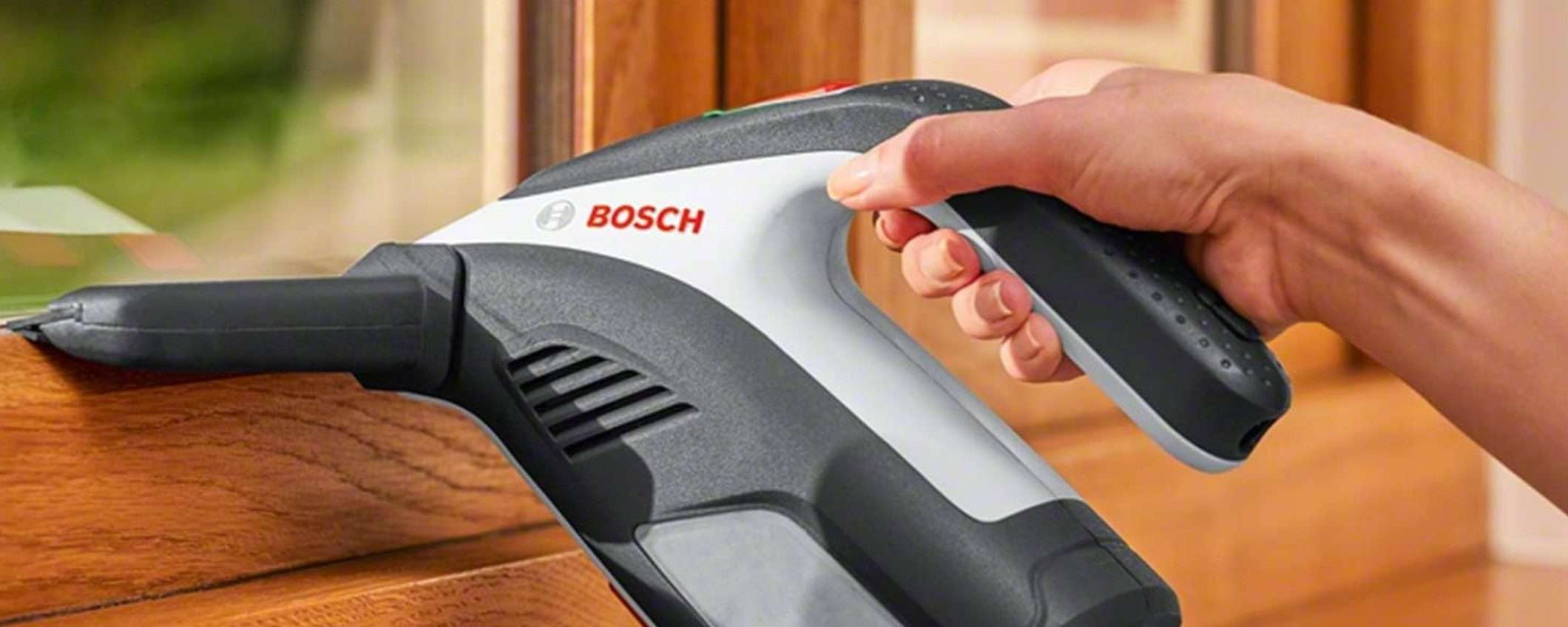 Bosch: il MITICO lavavetri elettrico CROLLA di prezzo su Amazon: sconto 42%
