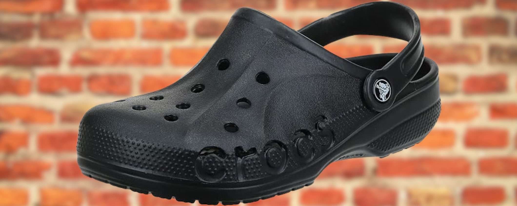 Crocs a 29€: le scarpe INDISTRUTTIBILI sono in sconto del 40% su Amazon