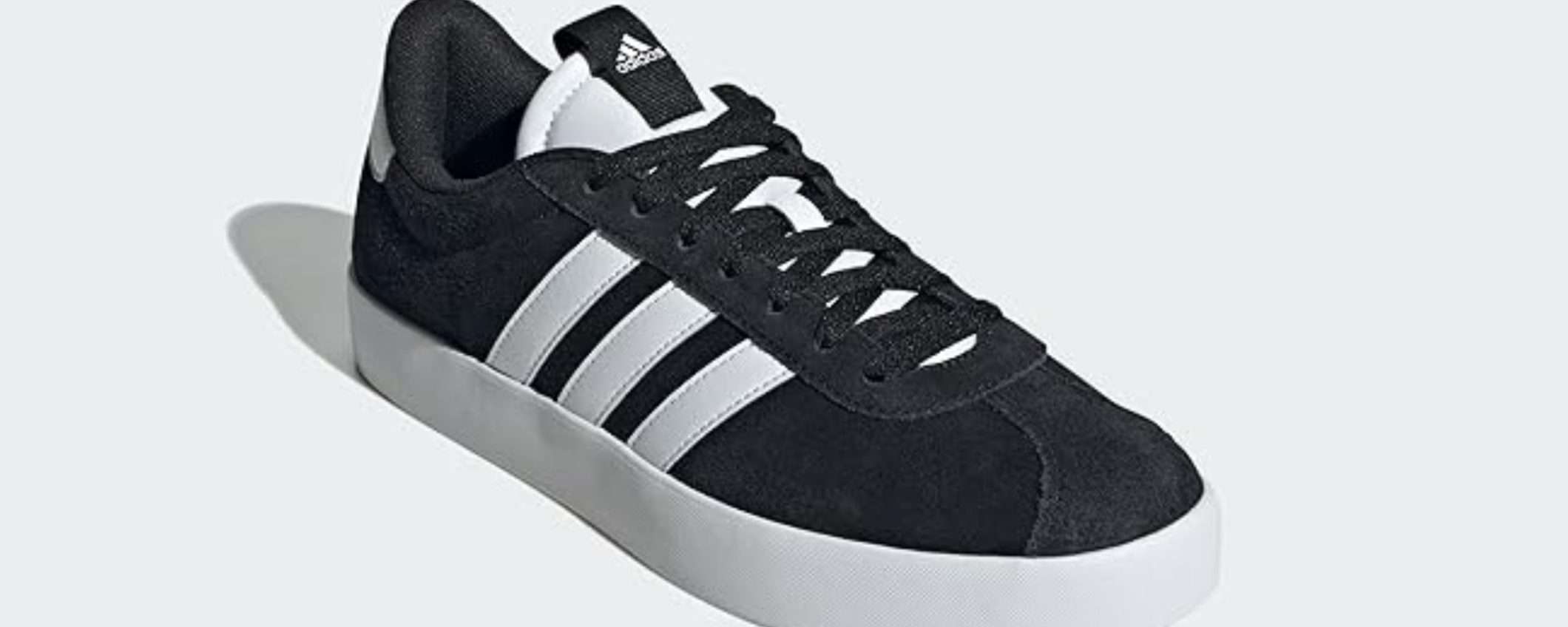 Sneaker Adidas da 30€ su Amazon: sconto SHOCK fino al 56%, imperdibili