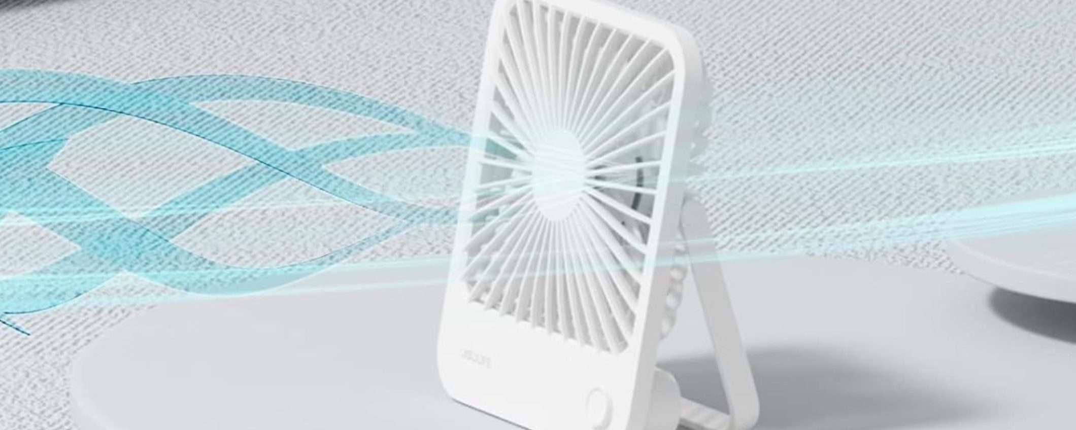 Ventilatore da tavolo a 11€ su Amazon: ricaricabile, compatto e SORPRENDENTE