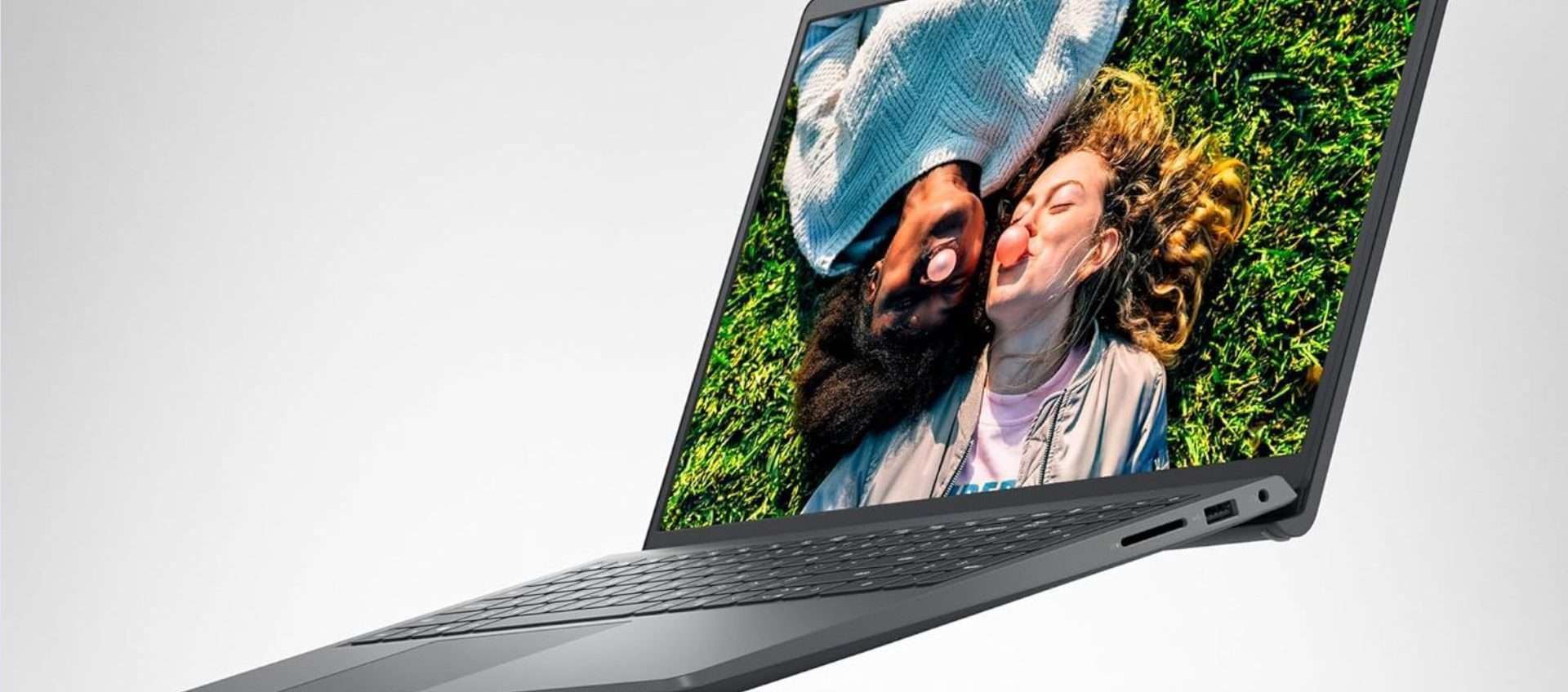 Dell Inspiron 15 3520: Intel Core i5 e 16 GB di RAM a un prezzo imperdibile