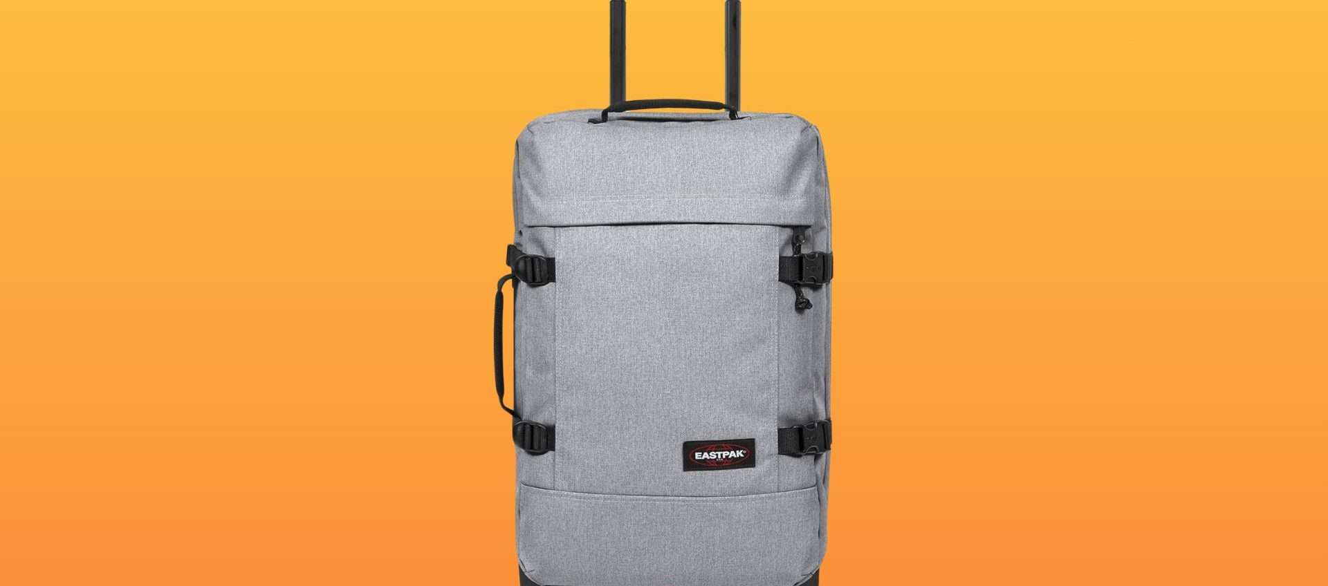 Valigia Eastpak, prezzo da outlet: con lo sconto del 40% è un must have