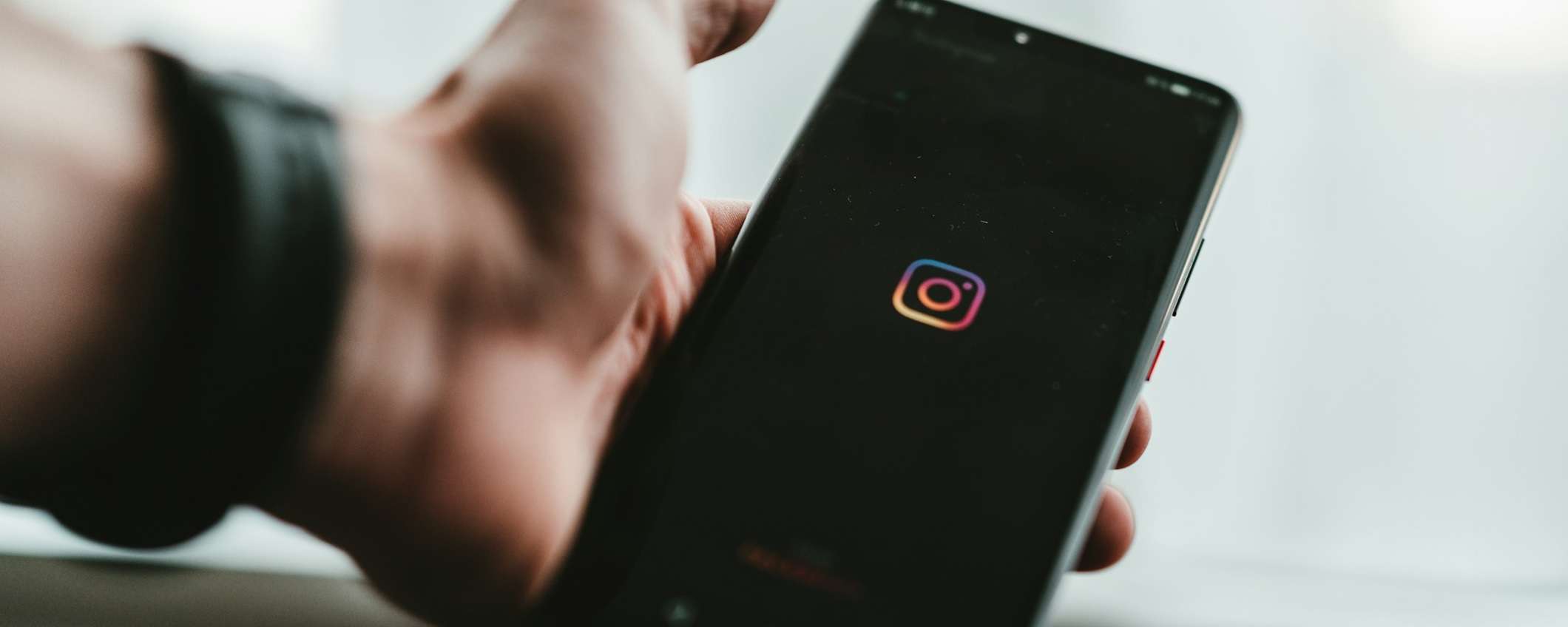 Come attivare o disattivare i sottotitoli generati automaticamente da Instagram