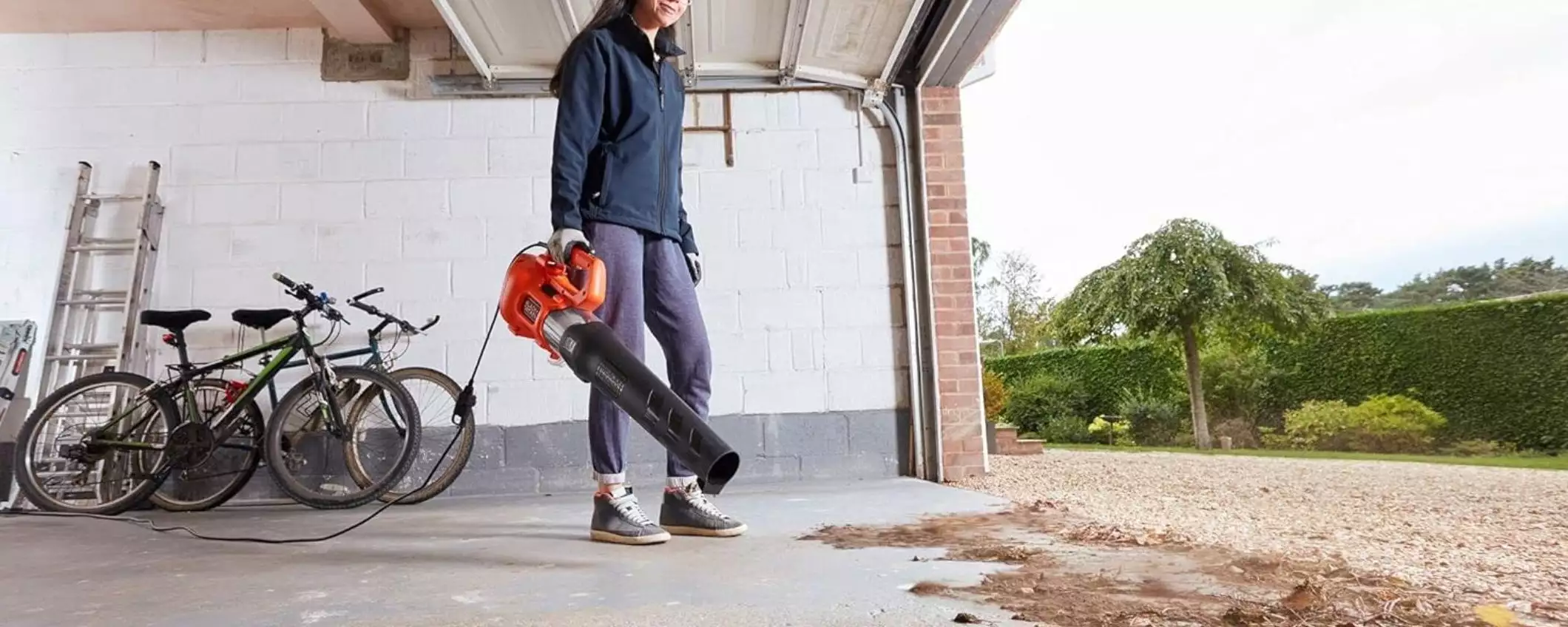 Il potente soffiatore Black+Decker è in offerta su Amazon, anche a rate