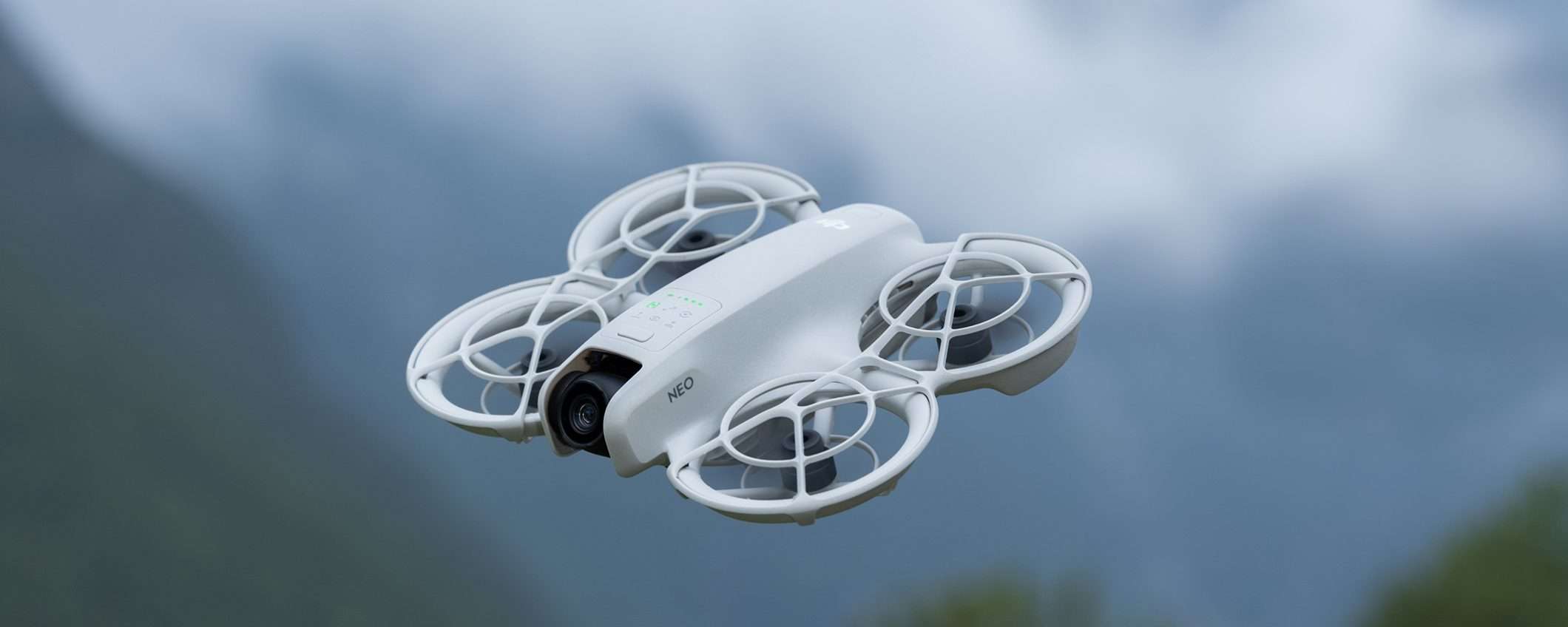 DJI Neo: ecco il drone ultra leggero ed economico che sfrutta l'AI