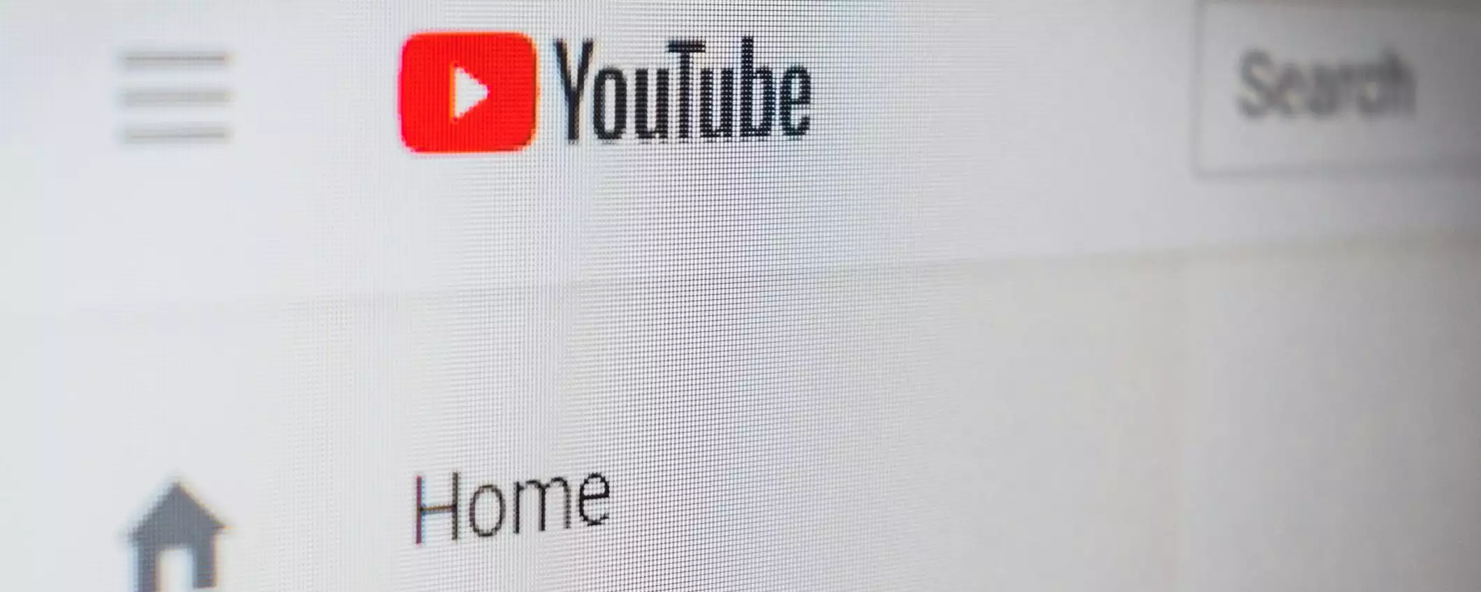 Non vedi più data e visualizzazioni su YouTube? Non si tratta di un bug, ma di un test