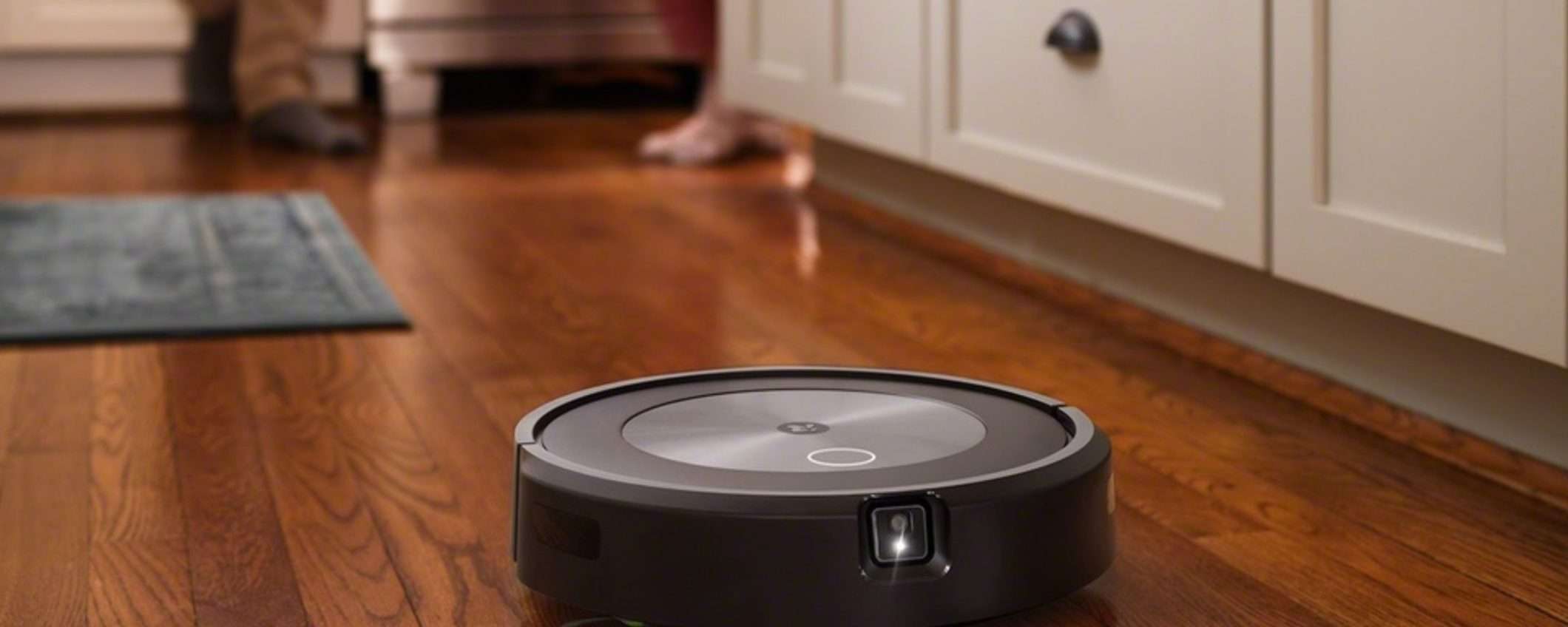 L'ECCELLENTE robot aspirapolvere multifunzione iRobot Roomba J7 crolla del 39%