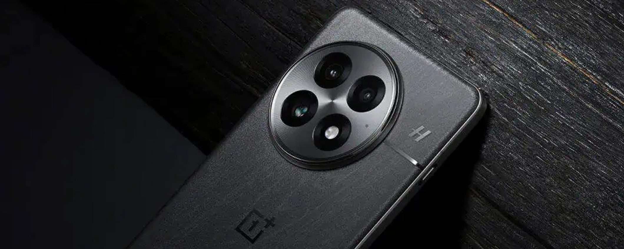 OnePlus 13 è impaziente di uscire: eccolo in tre nuove foto dal vivo