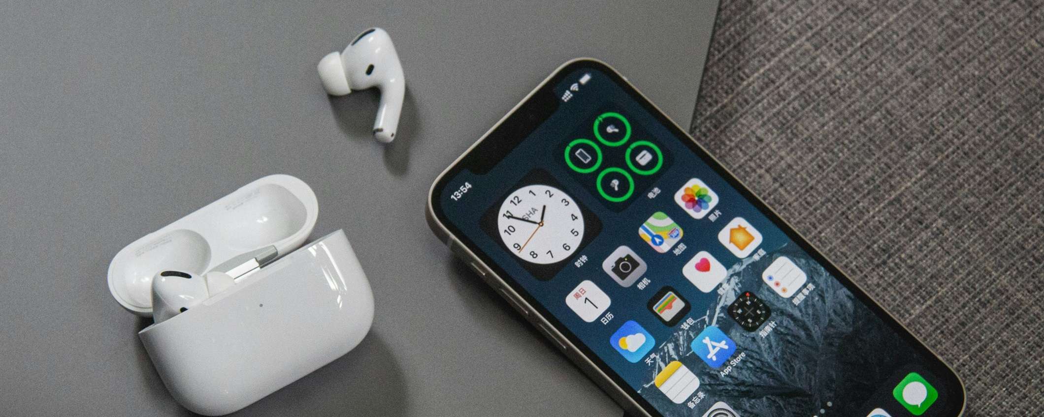 AirPods 2: si trasformano in comodi apparecchi acustici ma con dei limiti