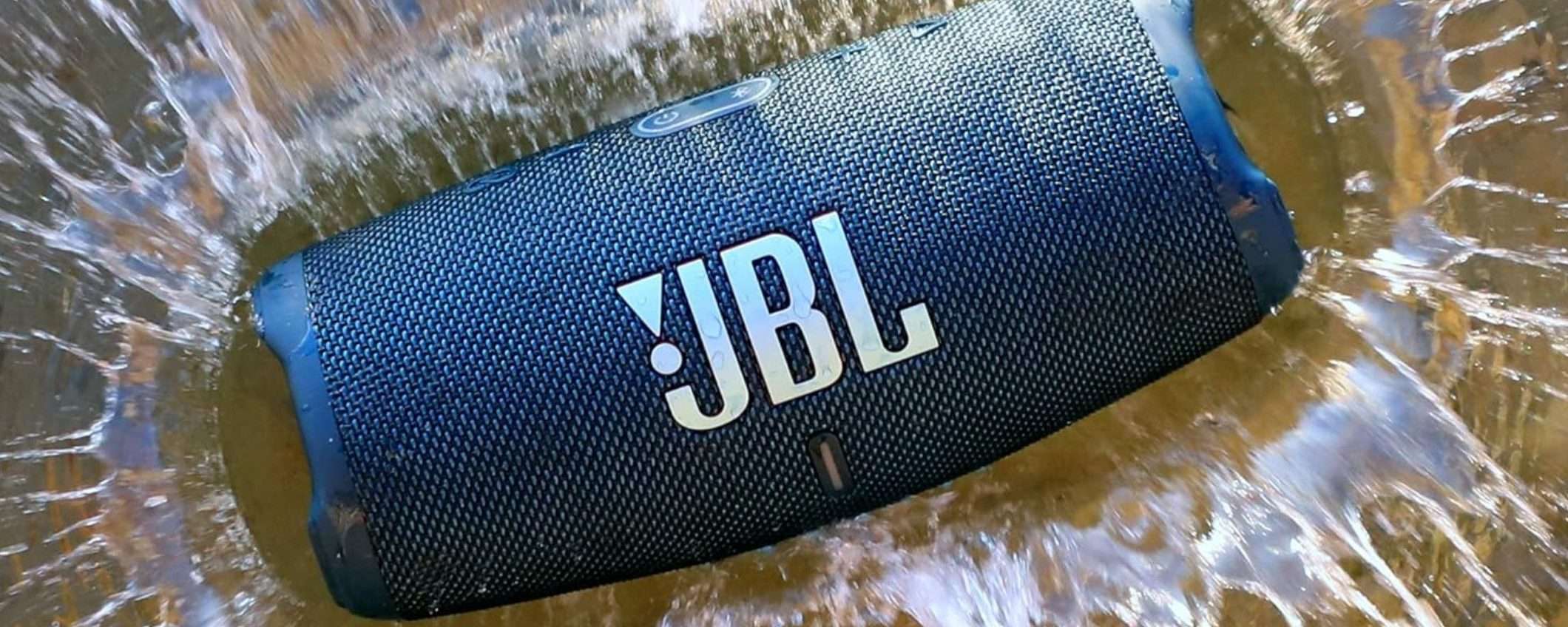 JBL Charge 5: altoparlante bluetooth in maxi sconto su Amazon (-45%)