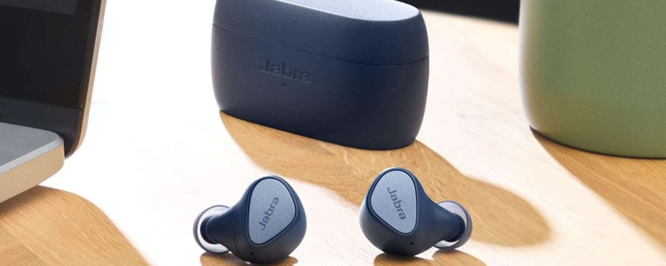 Le cuffie Jabra Elite 4 con ANC e impermeabilità a POCHISSIMO su Amazon