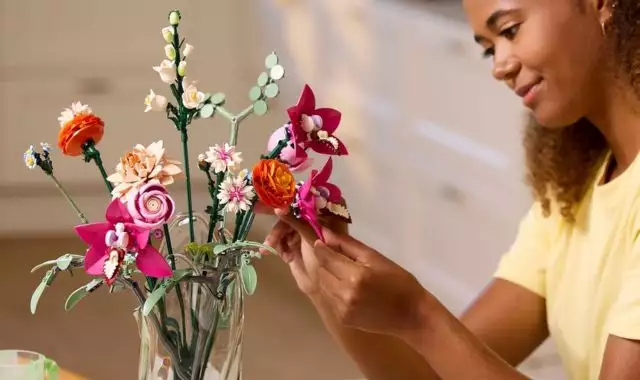 LEGO Bouquet di Fiori Rosa