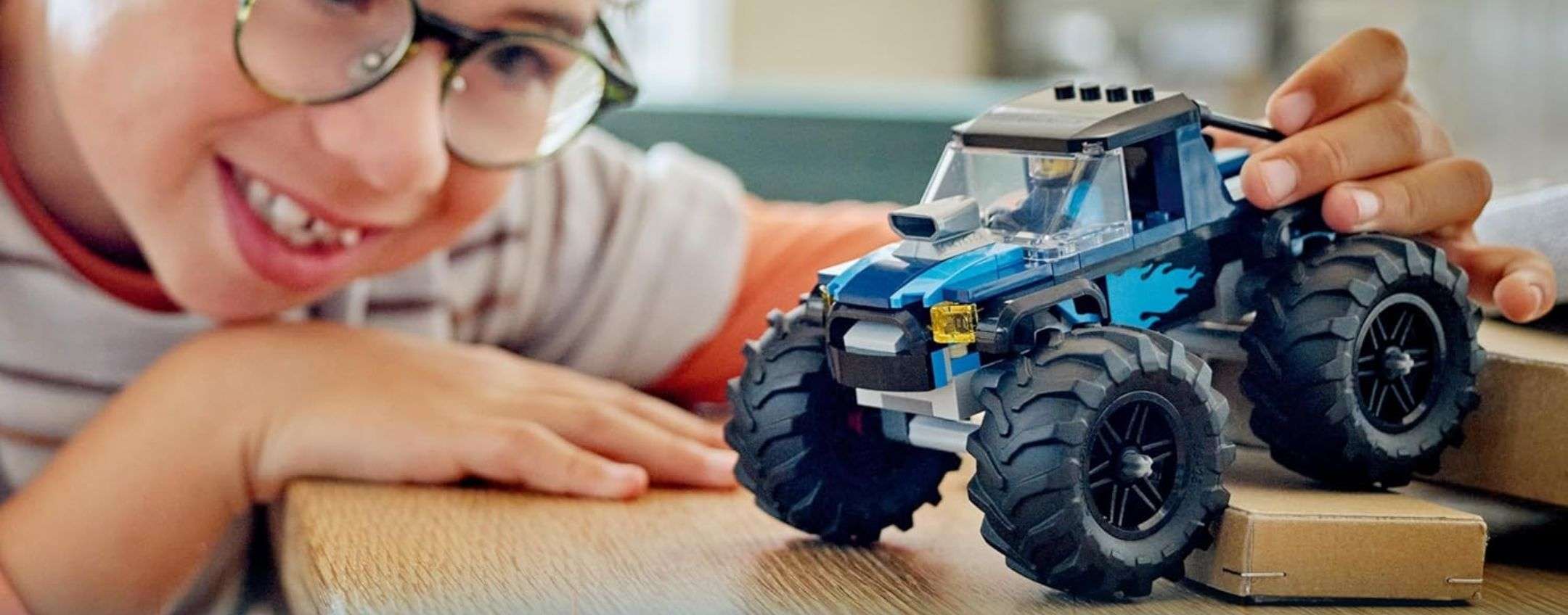 LEGO City Monster Truck Blu: offerta Amazon per un regalo imperdibile