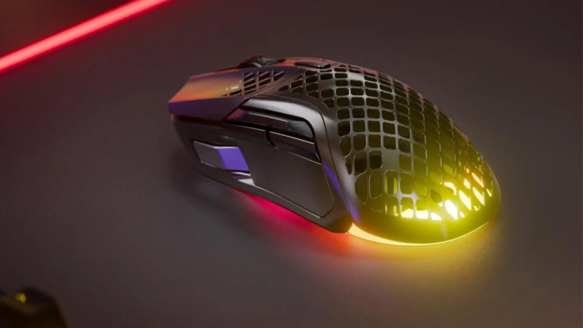 SteelSeries Aerox 5 Wireless: il mouse da gioco ultraleggero in offerta